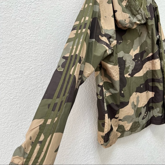 ✨Sold✨Adidas • Originals Camo Graphic Windbreaker Jacket - Picture 11 of 12